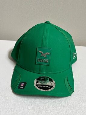 New Era Green Philadelphia Eagles Patch Hat UNISEX